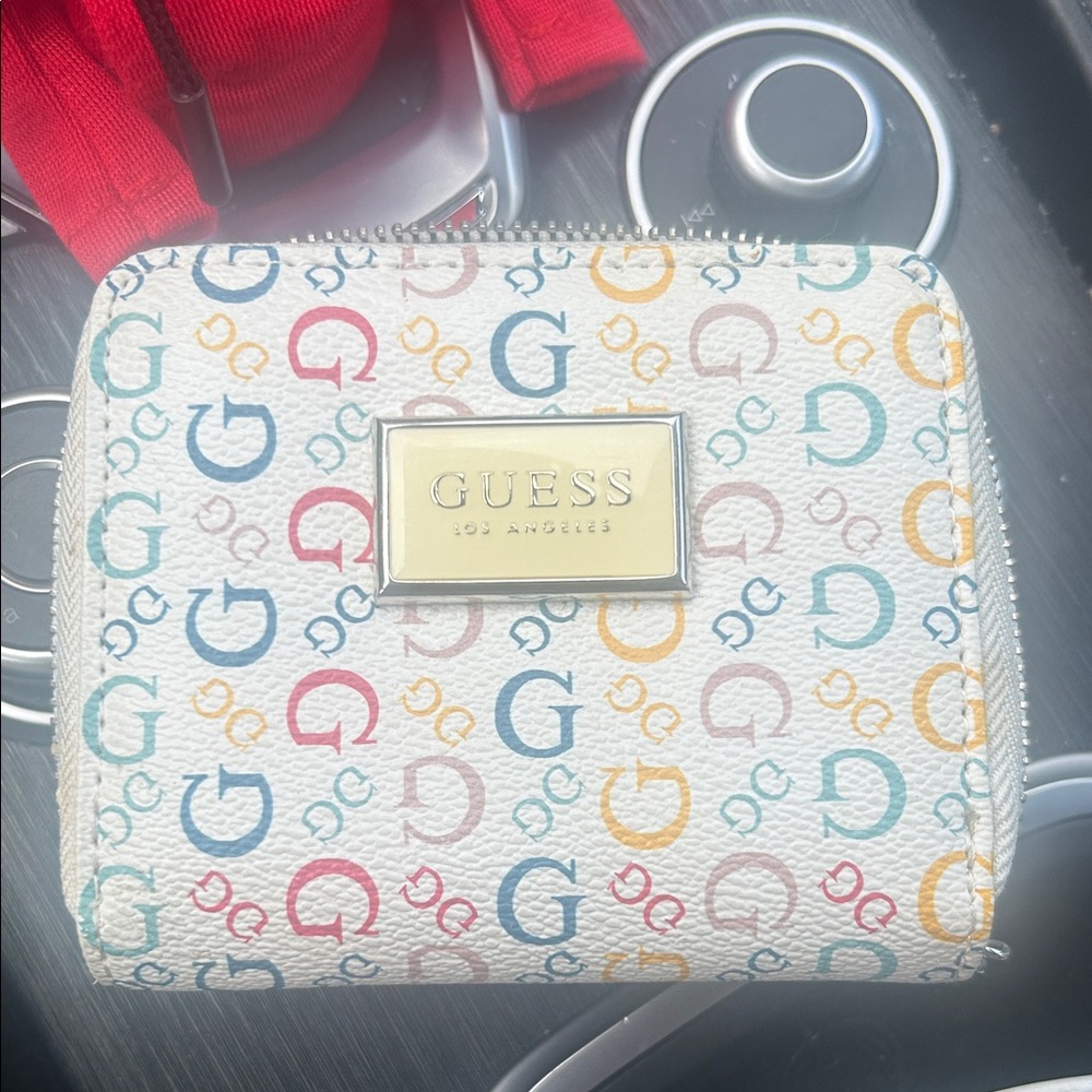 GUESS White Zip Wallet with Multicolor Logo Print